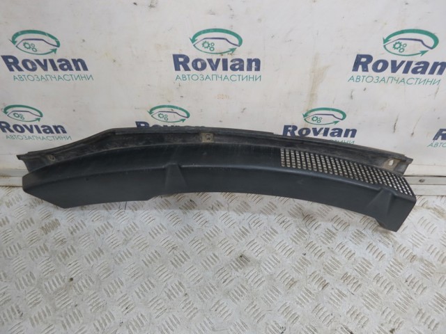 Решітка склоочисників, ліва 8200183140 RENAULT