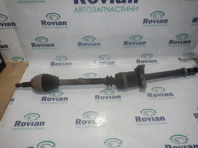 Привід правий 8200198015 RENAULT
