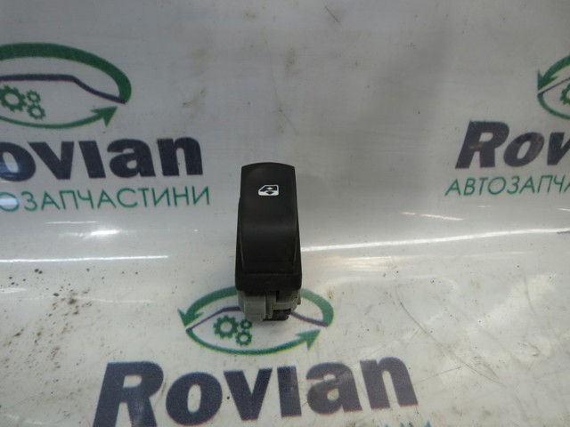 Кнопка підйомника задніх стекол 8200214936 RENAULT