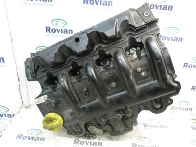 Кришка клапанна 8200239705 RENAULT