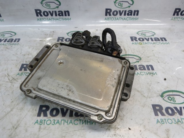 Блок двигуна 8200305678 RENAULT