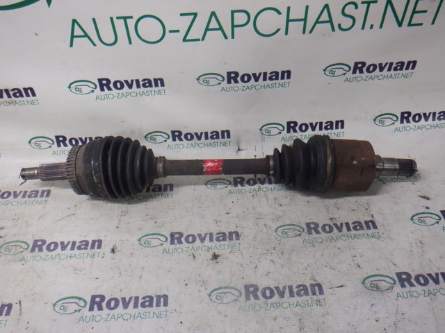 Піввісь передня ліва 8200330413 RENAULT