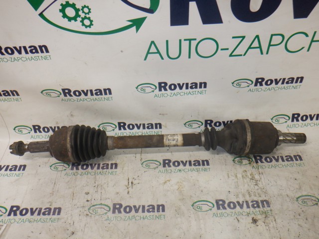 Привід лівий 8200330413 RENAULT