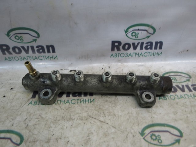 Рампа форсунок системи упорскування палива 8200347593 RENAULT