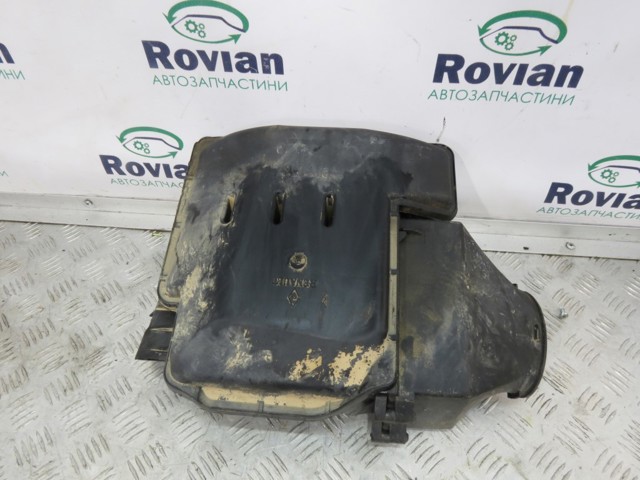 Корпус повітряного фільтра 8200420871 RENAULT