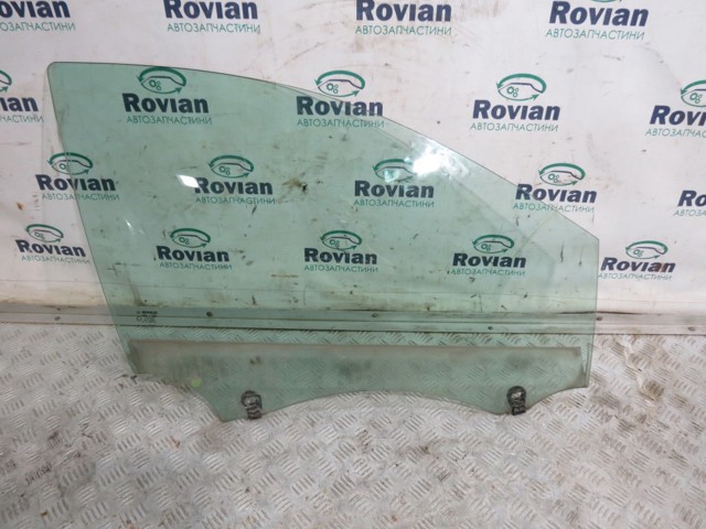 Скло пасажирських дверей 8200427616 RENAULT
