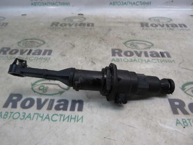 Циліндр зчеплення 8200459155 RENAULT