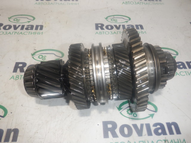 Вал первинний КПП 8200493527 RENAULT