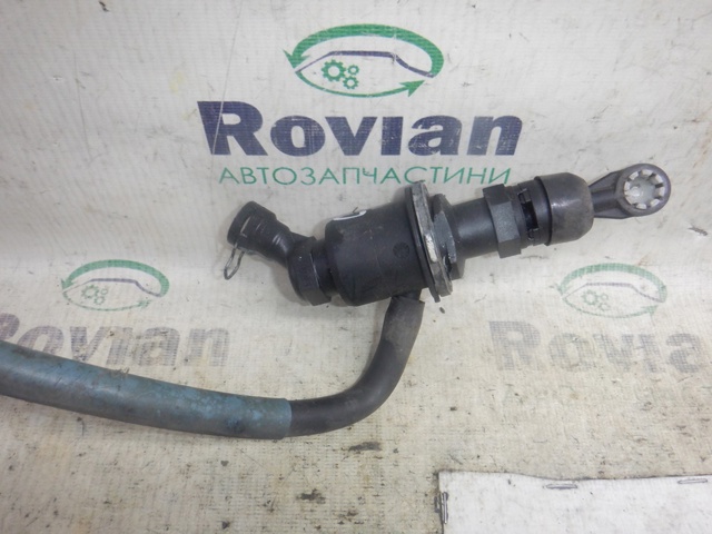 Циліндр зчеплення 8200494397 RENAULT