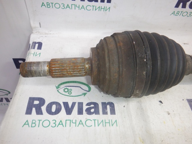 Піввісь передня, права 8200499306 RENAULT