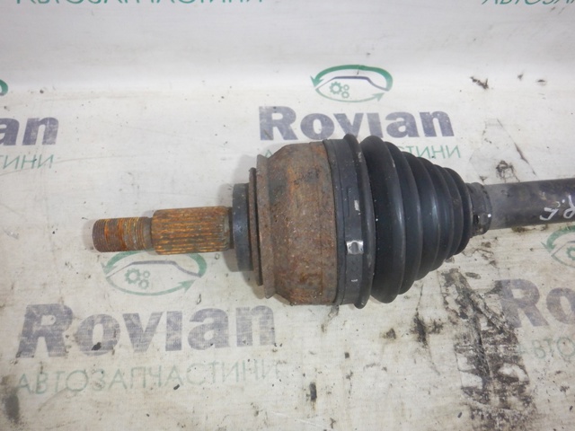 Піввісь передня, права 8200500683 RENAULT