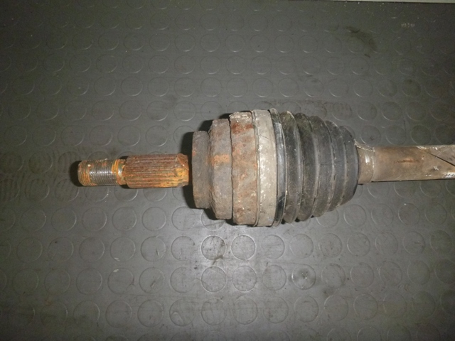 Привід правий 8200535802 RENAULT