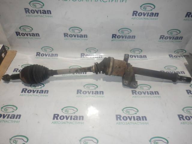 Піввісь передня, права 8200598563 RENAULT
