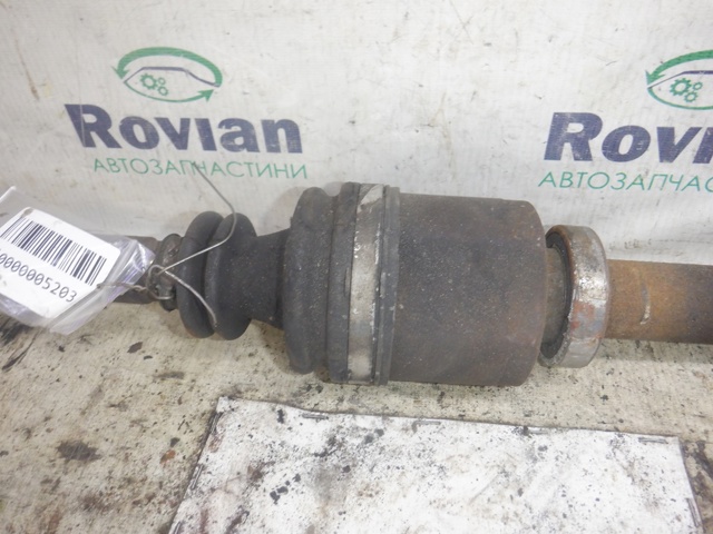 Привід правий 8200626038 RENAULT