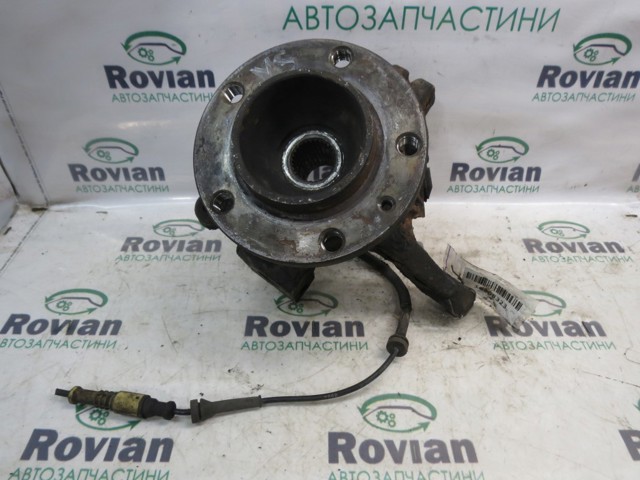 Цапфа поворотного кулака 8200642122 RENAULT
