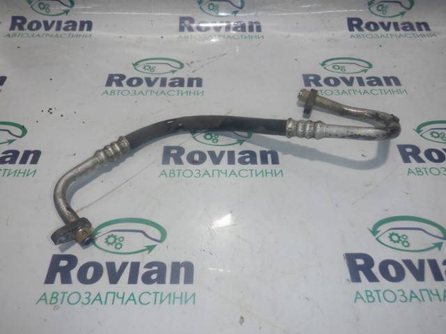 Шланг кондиціонера, від компресора до радіатора 8200681254 RENAULT