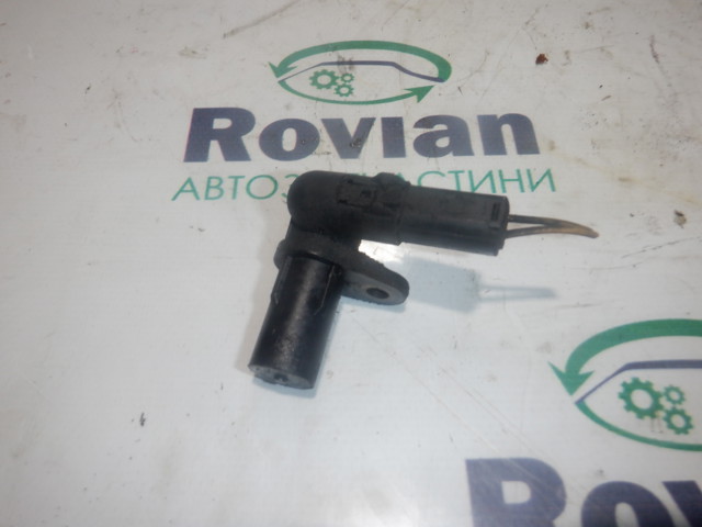 Датчик частоти обертання 8200688405 RENAULT