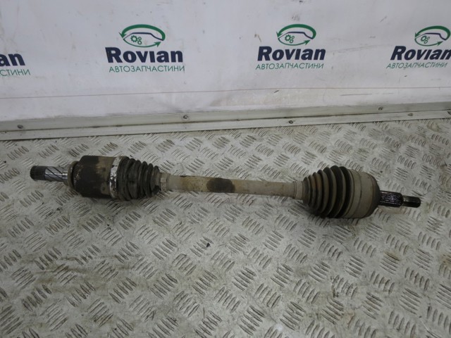 Привід передній лівий 8200725499 RENAULT
