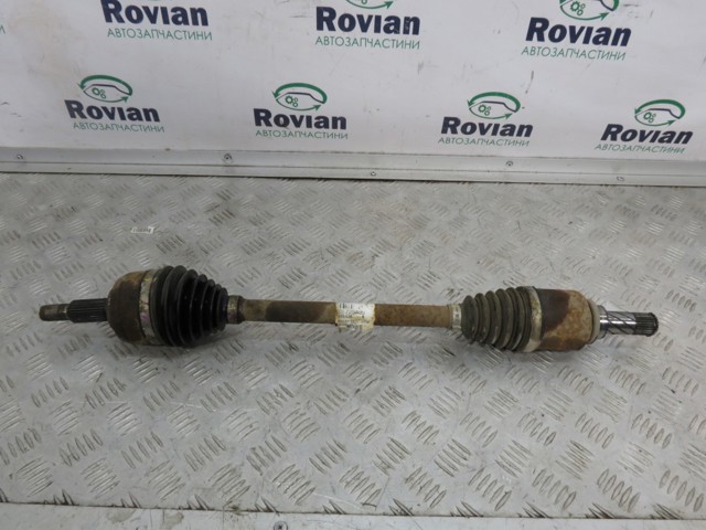 Привід передній лівий 8200725499 RENAULT