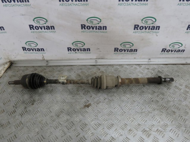 Привід правий 8200725500 RENAULT