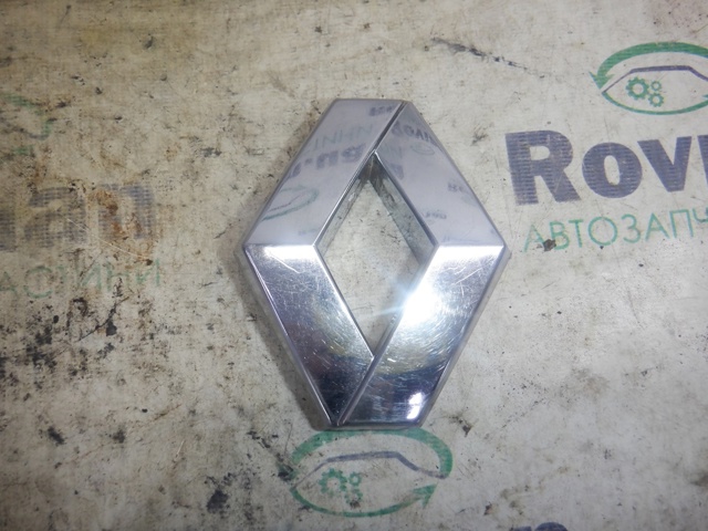 Емблема на кришку багажника, фірм.значок 8200752893 RENAULT