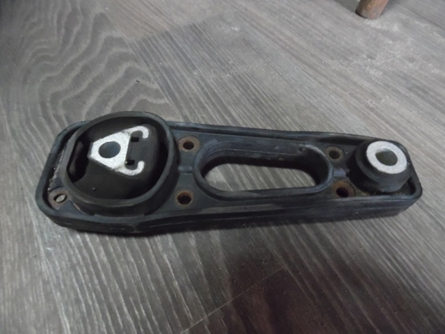 Задня подушка двигуна 8200805813 RENAULT