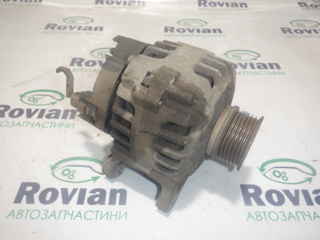 Генератор автомобільний 8200810621 RENAULT