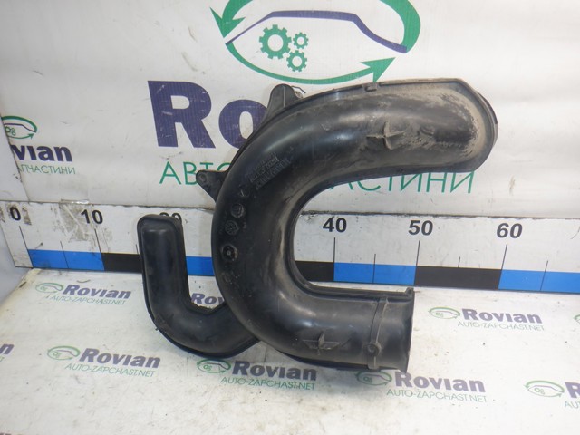 Патрубок повітряний 8200923128 RENAULT