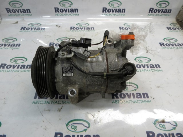 Компресор кліматичної установки 8200956574 RENAULT