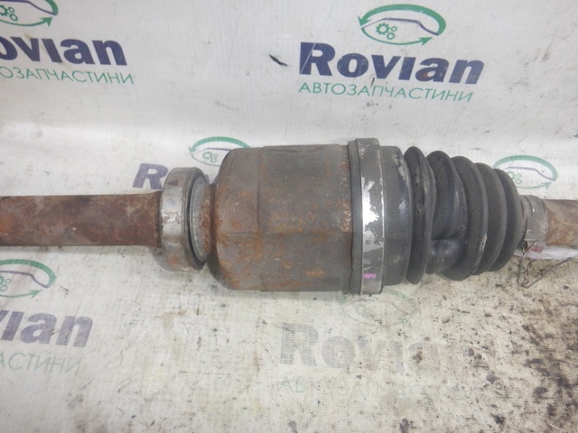 Привід передній правий 8201052989 RENAULT
