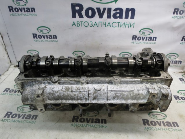 ГБЦ мотора 8201365749 RENAULT
