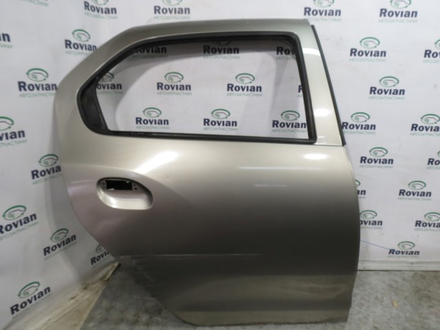 Двері пасажирські задні праві 821000293R RENAULT
