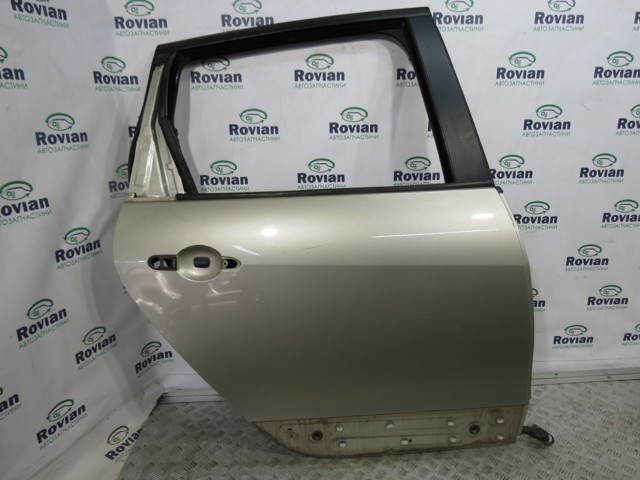 Двері задні, праві 821001572R RENAULT