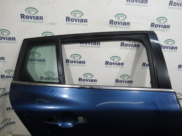 Двері пасажирські задні праві 821006310R RENAULT