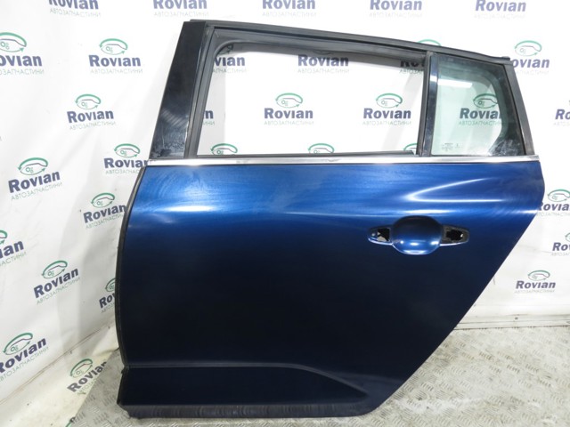 Двері задні 821016189R RENAULT