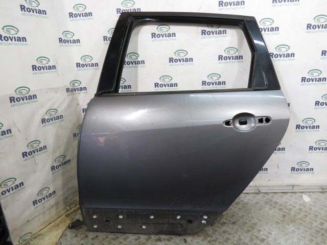 Двері задні 821017991R RENAULT