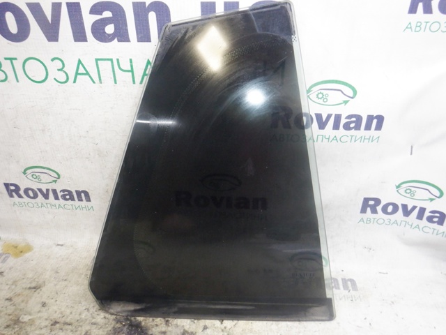 Куточок задніх правих дверей 822200012R RENAULT