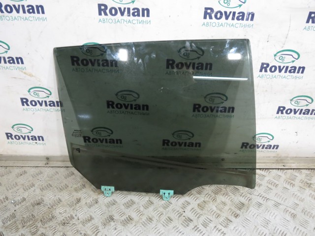 Скло задньої двері правої 823003NL2A NISSAN