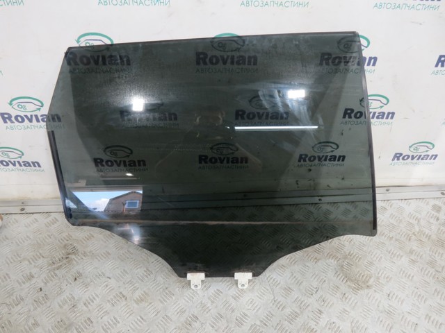 Скло задніх дверей, правих 823006RA0A NISSAN