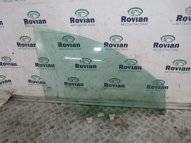 Скло пасажирських дверей 82420J9020 HYUNDAI