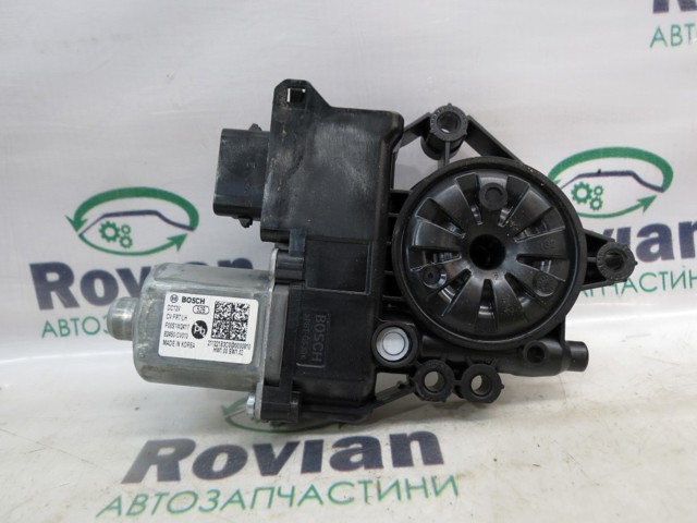 Мотор склопідйомника дверей передніх, лівих 82450CV010 HYUNDAI