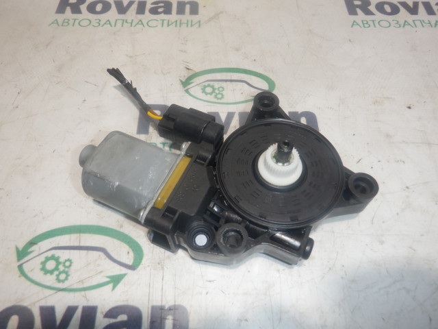 Мотор склопідйомника водійських дверей 82450J9000 HYUNDAI