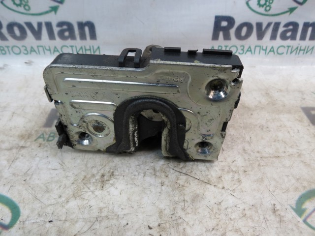 Замок задніх дверей, правих 825029556R RENAULT