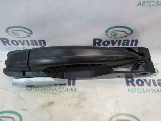 Ручка передніх дверей, зовнішня 826406RR0A NISSAN