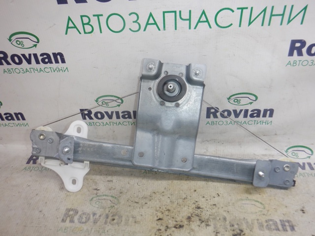 Склопідйомник задніх правих дверей 827003722R RENAULT