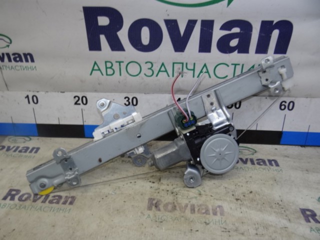 Склопідйомник задніх правих дверей 827004EA0A NISSAN