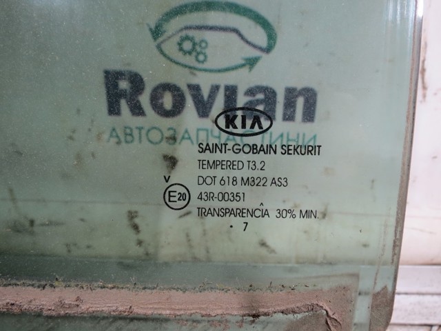 Скло заднє ліве 834101F000 HYUNDAI