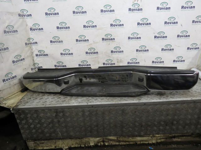 Бампер задній 85022ZP60A NISSAN