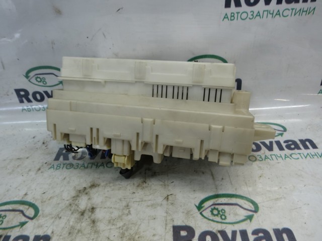 Корпус запобіжників 8637A777 MITSUBISHI