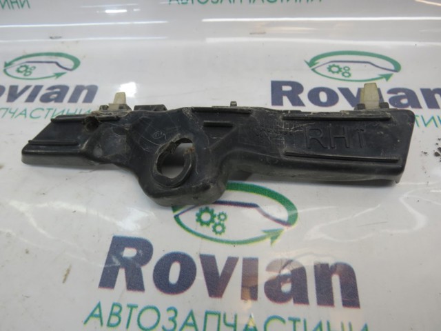 Праве кріплення переднього бампера 865942P000 HYUNDAI